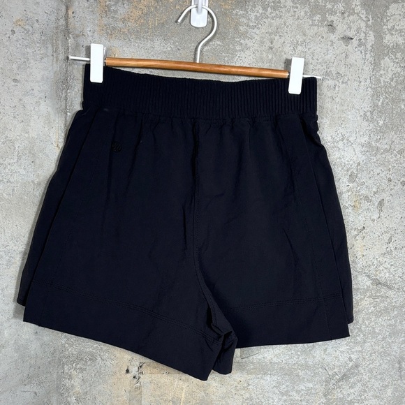 Lululemon Black Women's Shorts - Picture 2 of 6